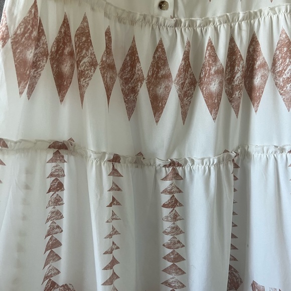 Light Brown and white pattern long sleeveless dress - Picture 3 of 5